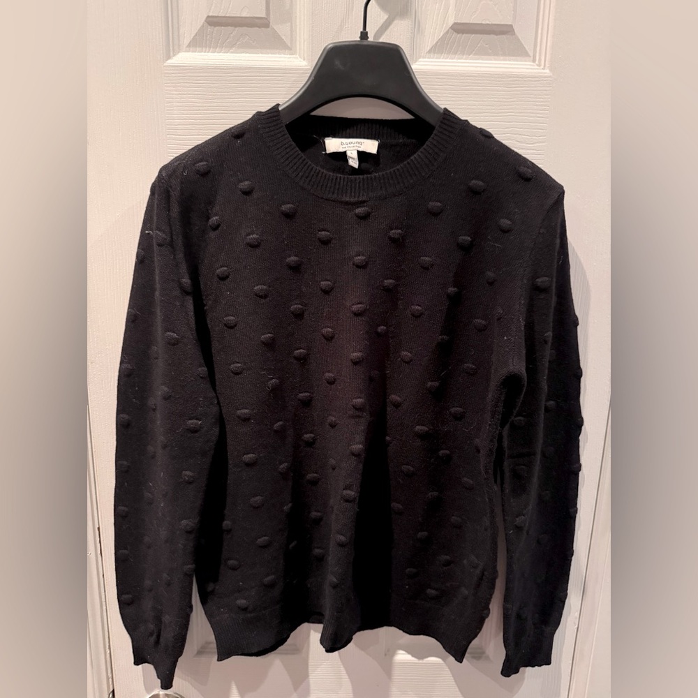 Gorgeous cozy and well cut sweater